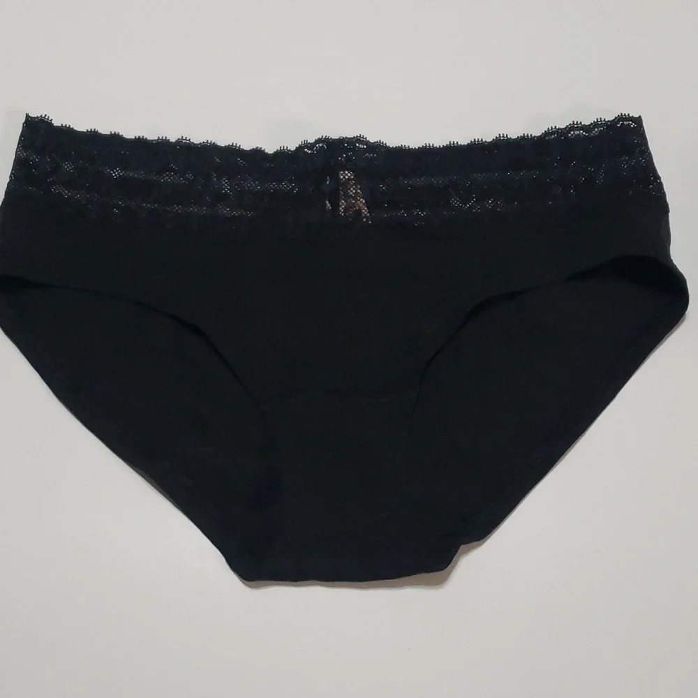 NWT Victoria's Secret Black Cotton Lace Waist Hiphugger size M - Picture 1 of 4